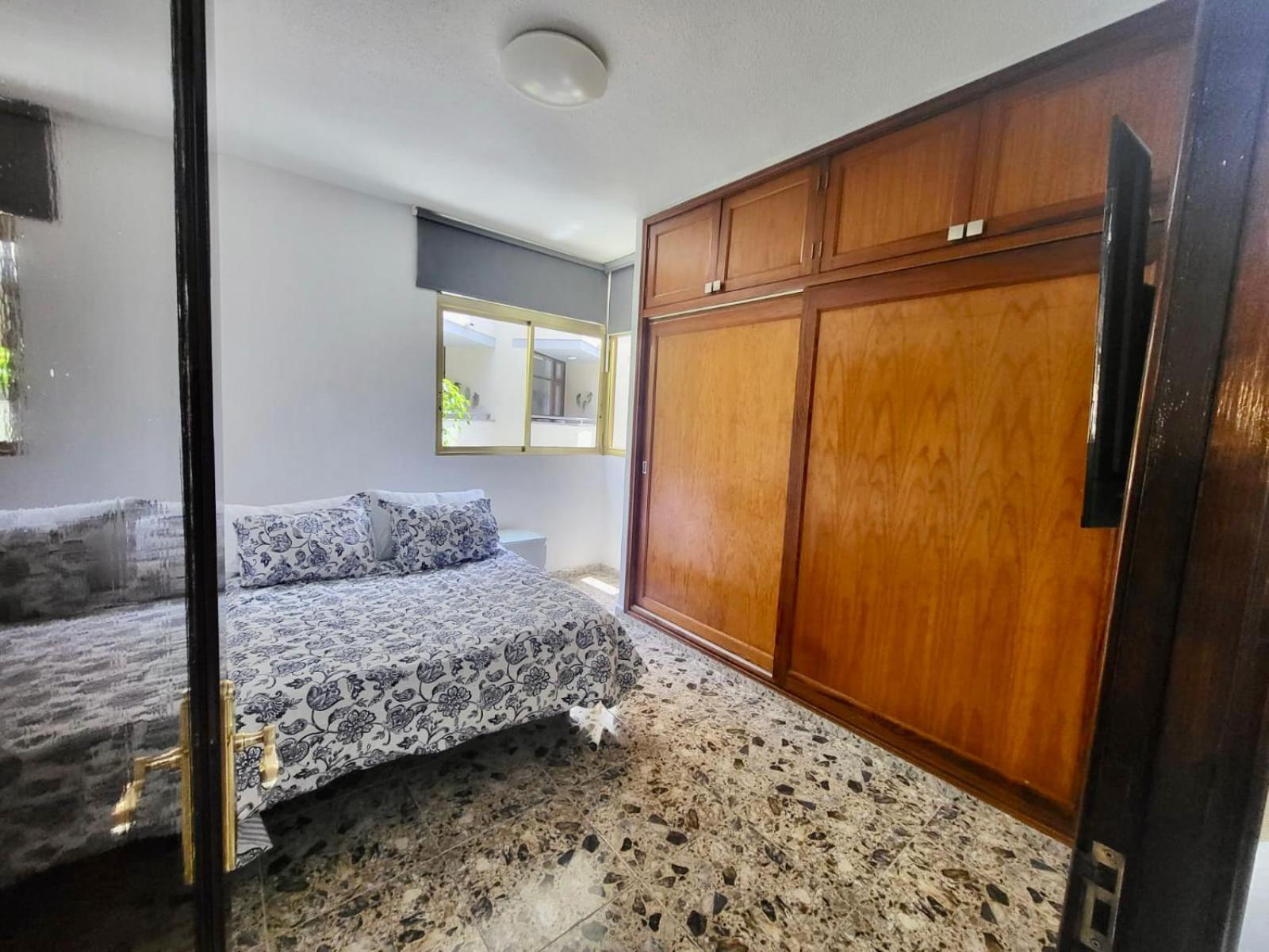 Affordable Holiday Accommodation For Large Families And Groups At Las Canteras Beach With 3 Bedrooms And Free Parking ลาสปัลมาส เด กรานคานาเรีย ภายนอก รูปภาพ